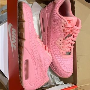 Pink Air Max 90